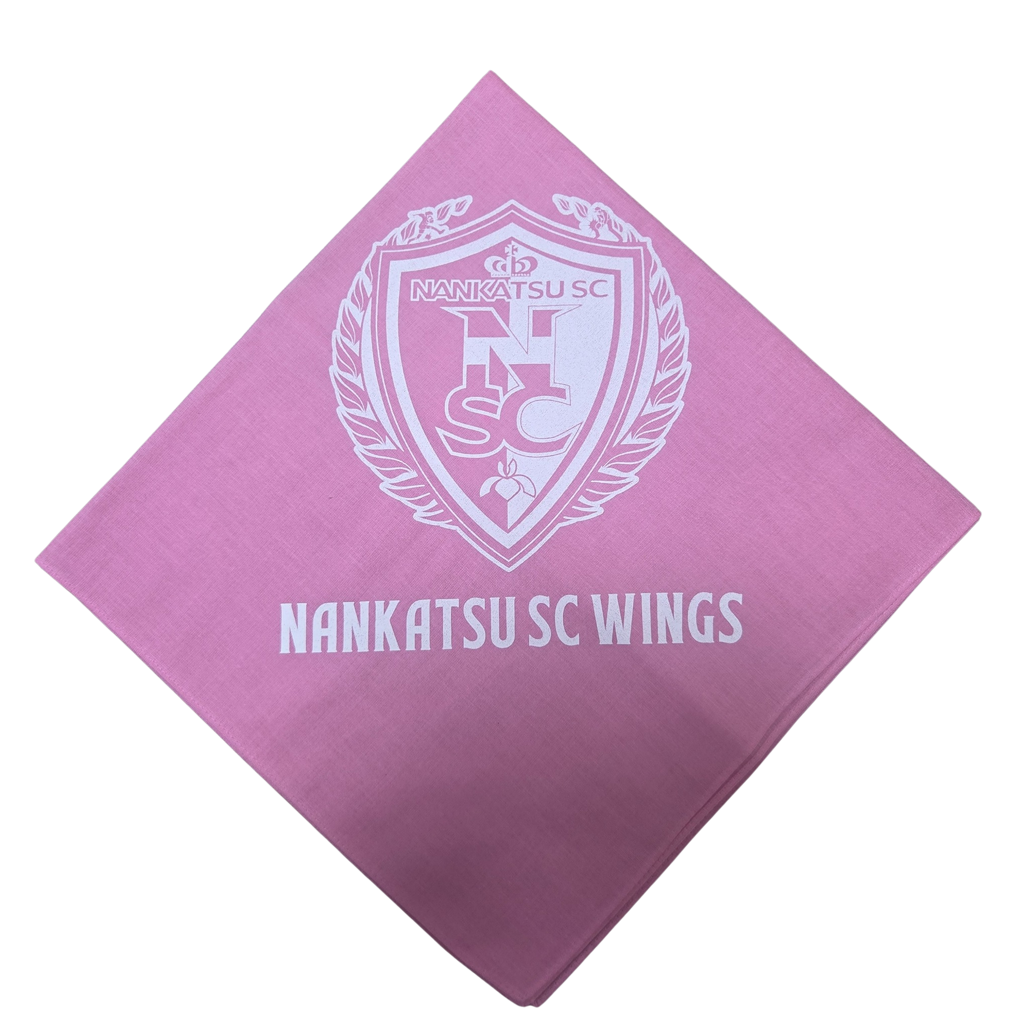 ピンクの生地にエンブレムとNANKATSU SC WINGSを白くプリントしたバンダナ